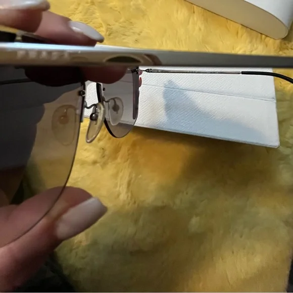 💯 Authentic Stylish Prada Sunglasses. Wore them about 3 times. - Picture 9 of 11